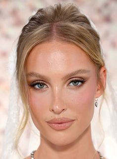 Bridal Glam Blue Eyes, Bridal Makeup Blonde Brown Eyes, Wedding Glam Blue Eyes, Glowy Makeup Blonde Hair Blue Eyes, Formal Makeup Looks For Blue Eyes, Bridal Makeup Looks Blue Eyes, Blonde Hair Hazel Eyes Makeup, Formal Makeup Blue Eyes, Icy Blue Makeup Look