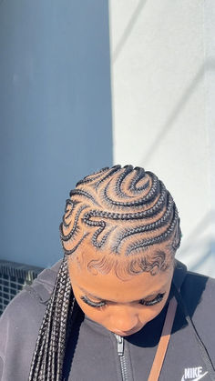 curvy cornrows, freestyle curvy cornrows , stitch curvy cornrows, braids with a heart, Alicia keys braids,