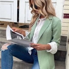 New Almost Mint Green Blazer Size Xs/ 2 Can Fit A 4 Or S Sold Out Online Saco Verde Mujer Outfit Casual, Mint Green Blazer Outfit, Blazer Verde Outfits Mujer, Mint Blazer Outfit, Blazer Looks For Women, Mint Green Outfits, Mint Blazer