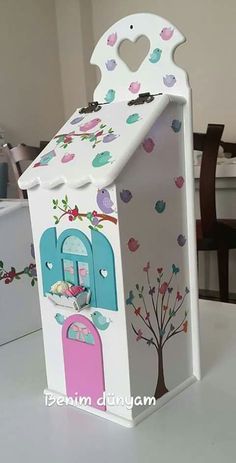 Cajas para bolsas plasticas Making Raised Beds, Hand Painted Chairs, Kids Room Organization, Corn On The Cob, Painted Chairs, Wood Jewelry Box, Baby Shower Diy, Chew Toy, Holidays And Events