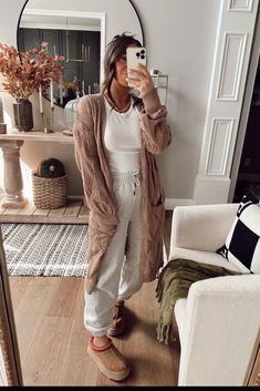 Cute Looks, Post Partum Outfits, Skandinavian Fashion, Lounge Outfit, Uggs Outfit, Lazy Outfits