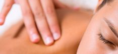 O que é massagem relaxante, porque fazer, benefícios, indicações, contraindicações, como se preparar, perguntas mais frequentes, procure um profissional especializado. Coconut Body Scrubs, Relax Massage, Acupressure Massage, Salt Body Scrub, Saint Luke, Aromatherapy Massage, Upper Back Pain, Sports Massage, Acupuncture Points