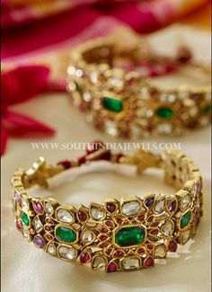 Gold Antique Bangles, Antique Bangles, Rajputi Jewellery, Antique Gold Jewelry Indian, Bridal Jewelry Vintage, Gold Jewelry Simple Necklace