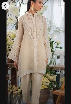 Pakistani Kurta Set, Kurta Set Design, Jeans Casual Outfit, Casual Outfit Summer, Pakistani Kurta, Lace Suit, Lace Dress Design, Latest Dress Design, Pakistani Dresses Casual