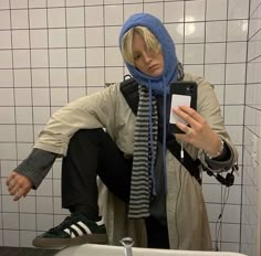 Pose Ideas Winter, Olivia Halle, Style Inspo Winter, Trenchcoat Outfit, Adidas Samba Outfit, Samba Outfit, Shoes 2023, Neue Outfits, Stockholm Style