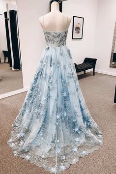 Синя 3D-квіткова мережива кохана довга випускна сукня Light Blue Prom, Prom Dress Inspo, Light Blue Prom Dress, Blue Prom Dress, Dream Prom, Long Formal Gowns, Spaghetti Strap Prom Dress, Stunning Prom Dresses, Prom Dress Inspiration