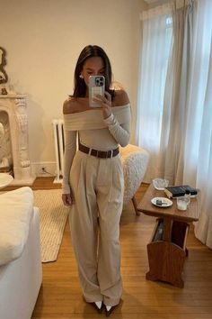 Nude Trousers Outfit, Nude Pants Outfit, Off The Shoulder Top Outfit, Shoulder Tops Outfit, Working Outfit, Chica Chola, Throwing Fits, Dinner Date Outfits