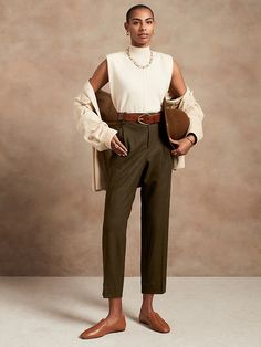 Pleated Wool-Blend Pant | Banana Republic Professional Wardrobe, Androgynous Fashion, Stylish Work Outfits, Work Looks, Ankle Length Pants, Wool Pants, Work Wardrobe, Professional Outfits, Business Casual Outfits