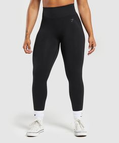 FLEX 
Flex ist der Allercoolste der coolen Styles für alle Gymshark OGs. Der superweiche Seamless-Stoff und der schmeichelhafte Bund (jup, ganz zu schweigen von der figurbetonenden Farbgebung) helfen dir, Set für Set und Rep für Rep dein Bestes zu geben. 
• Figurbetonende Farbgebung
• Schweißabweisende Technologie, die dich beim Training kühl und trocken hält
• Weicher, stützender Seamless-Stoff 
GRÖSSE & PASSFORM
• Hohe Taille
• Das Model ist 1.60 m groß und trägt Größe S 
MATERIAL & PFLEGE
• 5 Gym Shark, Flex Leggings, Gymshark Leggings, Gymshark Women, Short T Shirt, Improve Posture, Seamless Leggings, Gym Wear, Leggings Shop