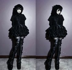 Gothic Outfit Reference, Goth J Fashion, Vkei Outfits Fem, Different Kinds Of Goth, Goth Gyaru Fashion, Vkei Outfits Ideas, Draingang Outfit, Vkei Fashion Aesthetic, Vkei Outfits Female