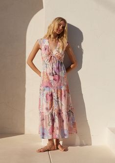 Pretty Maxi Dress, Maxi Dress Designs, Kids Robes, Date Night Dress, Bohemian Blouses, Tiered Maxi Skirt, Pretty Blouses