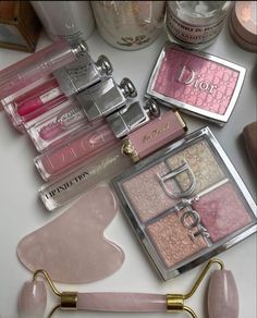 Koleksi Makeup, Penyimpanan Makeup, Summer Vision, Designer Makeup, Alat Makeup, Dior Aesthetic, Dior Girl, Makeup Tip