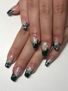 Dark Green Nails Summer, Hibiscus Flower Nails Black, Black White And Green Nails, Black Hibiscus Nails, Black And White Summer Nails, Green Hibiscus Nails, Black Nails With Flower Design, Dark Floral Nails, Nail Inspo Basic