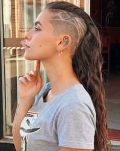 Female Undercut Long Hair, Bold Undercut, Funky Pixie Cut, Long Hair Shaved Sides, Best Undercut Hairstyles, Edgy Long Hair, Side Shave, Lavender Hair Colors