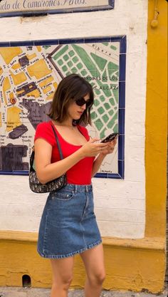 Jeanne Damas Summer, Summer French Outfits, French Girl Style Summer, French Girl Summer Style, Jeanne Damas Style, Capsule Wardrobe Women, Parisian Summer, French Girl Chic, Jeanne Damas