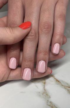 DIY Gel Nails Manicure at Home - Twist Me Pretty Gel Manicure Diy, Sculpted Gel Nails, French Tip Gel Nails, Sns Nails Colors, Gel Nails French, Gel French Manicure, Real Nails, Glitter French Manicure, Gel Nails At Home