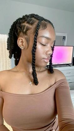 How To Style Short Invisible Locs, Hairstyles With Invisible Locs, Mid Back Invisible Locs, Short Invisible Locs Hairstyles, Invisible Locs Barrel Twist, Styling Invisible Locs, How To Style Invisible Locs, Peekaboo Invisible Locs, Style Invisible Locs