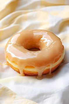 Maple Glazed Donuts Maple Frosted Doughnut, Maple Butter Glaze, Maple Donuts Recipe, Donut Icing, Maple Icing, Maple Donuts, Donut Batter, Apple Tart Recipe, Yeast Donuts