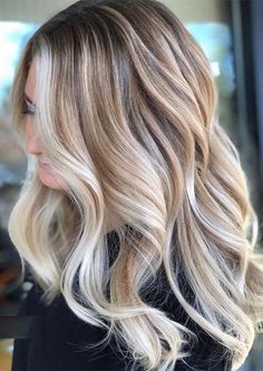 Very Blended Highlights, Easy To Manage Blonde Hair, Cream Blonde Hair Dark Roots, Low Lites In Blonde Hair, Pearl Balayage, Melt Balayage, Cream Blonde Hair, Cream Blonde, Root Melt