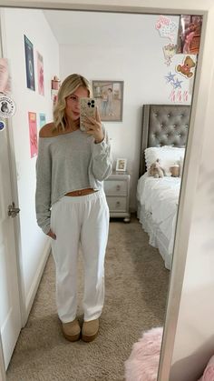 Comfy Chilly Day Outfits, Cute Outfits For Average Size Women, Comfy It Girl Outfits, Cute College Class Outfits, Fall Fits Inspiration, Preppy Fall Outfit Ideas, Cute Comfy Warm Outfits, Outfit Inspo Jeans Casual, Cute But Comfy Outfits Fall