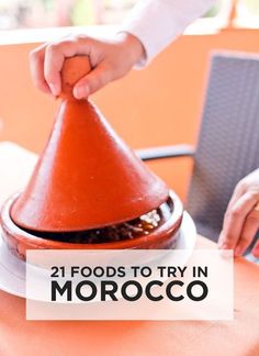 Moroccan Vacation, Morocco Recipes, Moroccan Foods, Travel Marrakech, Tagine Cooking, Foods To Try