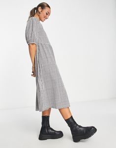 Dresses by Monki Daywear dressing done right Crew neck Puff sleeves Button-keyhole back Regular fit Spring Plaid Midi Dress For Work, Gingham Midi Dress For Work, Winter Workwear Button-up Midi Dress, Chic Plaid Midi Dress For Daywear, Chic Plaid Midi Dress, Plaid Midi Dress For Work, Casual Plaid Midi Dress For Work, Fall Plaid Midi Dress, Plaid Midi Length Dress For Work