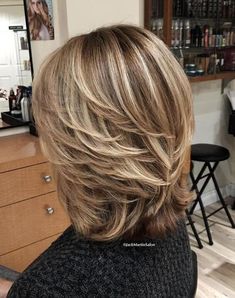 Blonde Layered Hair, Flattering Hairstyles, Shag Haircut, Brown Blonde Hair, Short Hairstyle, Modern Hairstyles, Brown To Blonde