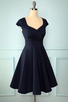 50s Black Dress Classy, Retro Inspired Dress, Elegant Party Dress, Vestidos Retro, Dark Dress, Elegant Black Dress, Simple Black Dress, Vintage Black Dress, Elegant Party Dresses