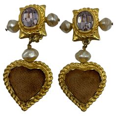 Pearl and velvet clip-on earrings by Christian Lacroix. The heart-shaped pattern on the earrings, which Christian Lacroix frequently employed to create his jewelry, is a representation of his creative aesthetic. Stamp from Christian Lacroix on the back. Made in France. Excellent quality and condition. Christian Lacroix Jewelry, Velvet Earrings, Creative Aesthetic, Designer Costume Jewelry, Modern Ideas, Velvet Jewelry, Earrings Clip, Funky Jewelry, Jewelry Lookbook