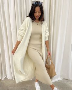 Soft Feminine Outfits, Feminine Outfits, Mode Zara, Maxi Cardigan, Soft Feminine, Classy Casual Outfits