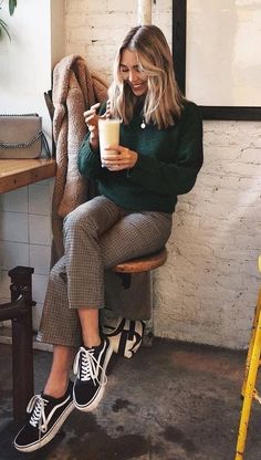 How To Wear Vans, Vans Outfit, Trik Fotografi, 가을 패션, Looks Style, Mode Inspiration, Outfit Casual, Looks Vintage