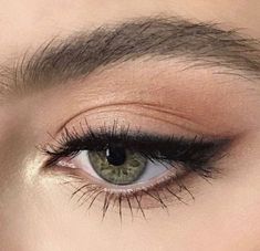 Eye Highlighter, Natural Eyeliner, Trendy Eyeshadow, Cat Eye Makeup, Smink Inspiration, Neutral Makeup, Makeup Hacks