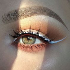 White Eyeliner, Makijaż Smokey Eye, Makeup Goals, Makati, Jeffree Star, Makeup Eyeliner, Love Makeup, Pretty Makeup