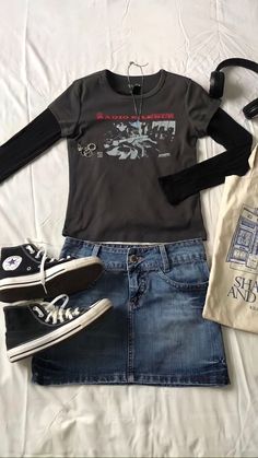 Shameless Outfit Ideas, Dream Clothes Summer, Rock Fits, Street Fashion Inspiration, Modest Street Fashion, Downtown Girl, Trendy Outfit