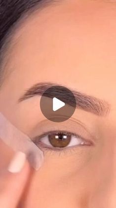 Makeup Tutorials For Beginners, Strobing Makeup, Seasonal Makeup, Eyeshadow Tutorial For Beginners, Lipstick Hacks, Blue Eyeliner, Cool Makeup Looks, Beautiful Eye Makeup