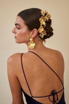 Braided Hairstyles Accessories, Wedding Hair Accessories Headpieces, Aesthetics Earrings, Floral Hairstyles, Headpiece Ideas, Promo Photoshoot, Wedding Statement Earrings, Statement Wedding Earrings, Floral Hair Accessories