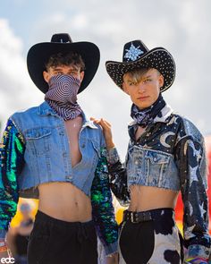 Cowboy Outfit Men, Gay Halloween Costumes, Rhinestone Cowboy, Festival Outfits Men, Masc Fashion, Cowboy Aesthetic, Edc Outfits, Drag King, Look Festival