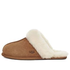 Ugg Scuffette II 1106872-CHE Cute Uggs, Ugg Scuffette, Shoe Crafts, Suede Slippers, Ugg Slippers, Womens Robes, House Slippers, Womens Gloves, Soft Suede