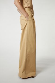 Introducing the Argo Pant in Khaki Twill, where relaxed sophistication meets effortless style. These ultra-soft pants feature a pleated wide leg design, offering both comfort and contemporary charm. The clean front, with its hook and eye closure, adds a touch of refinement, while welt back pockets provide practicality and a tailored finish. With a relaxed fit and fabric, the Argo Pant exudes a cool and composed vibe, perfect for any occasion. From casual outings to more formal affairs, these pan Saint Art, Khaki Trousers, Twill Trousers, Tuxedo Pants, Soft Pants, New Pant, Jw Anderson, Cargo Pocket, Leg Design