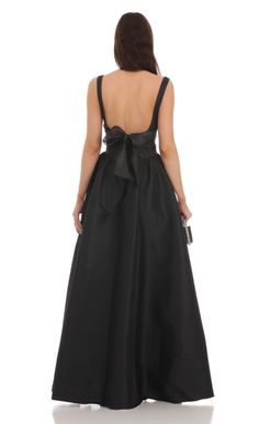 Long Winter Dresses, Bow Gown, Black Tie Wedding Guest Dress, Formal Ideas, Lucy In The Sky, Winter Dress Outfits, Black Dress Formal, Prom Dress Inspiration, Black Prom