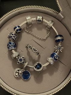 Aesthetic Bracelet, Xoxo Jewelry, Charms Pandora, Bracelet Pandora, Casas Coloniales, Wrist Jewelry, Jewelry Accessories Ideas