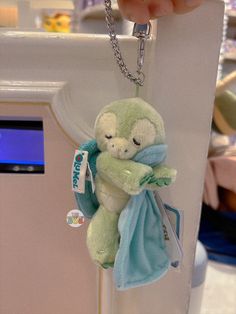 Exclusive Duffy's Sweet Dreams - Sleeping Olu Mel Plush Keychain is released at Hong Kong Disneyland Today!! 5" long (dimensions are for reference only, the actual product may vary) Face Icon, Plush Keychain, Hong Kong Disneyland, Iwatch Apple, Tokyo Disneyland, Tokyo Disney Resort, Walt Disney Company, Disney Resort, Ink Painting