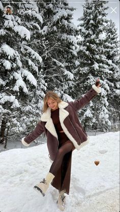 Elegant Winter Outfits, Winter Senior Pictures, Kashmir Trip, Knee High Boots Outfit, Outfit Ideas 2024, Snow Photoshoot, Christmas Outfit Ideas, Black Boots Outfit