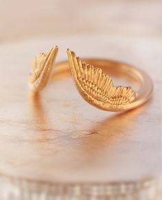 V Wedding Band, Wings Band, Bohemian Chic Style, Nature Wedding Ring, Wing Ring, Angel Wing Ring, Wedding Band Gold, Angel Ring, Pink Sapphire Engagement