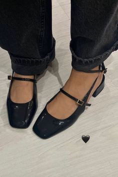 Office Shoes Women, Narrow Shoes, Shoe Inspo, Aesthetic Shoes, Swag Shoes, Pretty Shoes, Dream Shoes, Mary Jane Shoes, Mode Inspiration