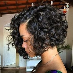 Pinterest ˣ BurgundyRouge More Kort Bob, Curly Bob Hairstyles, Spring Hairstyles, Short Curly Hair, Short Bob Hairstyles, Homecoming Hairstyles, Curly Hair Styles Naturally, Bobs Haircuts, Virgin Hair