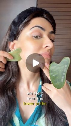 Houseofbeauty®- Skincare, Haircare & FaceYoga on Instagram: "Transform your skincare routine with the power of Jade Gua Sha! 🌟  Learn how to use this ancient tool and reveal its incredible benefits:  Boosts Blood Circulation: Increases oxygen flow for a vibrant complexion. Reduces Puffiness: Say goodbye to morning bags and hello to refreshed skin. Lifts and Firms: Regular use can help contour your face for a more youthful appearance. Enhances Absorption: Improves the effectiveness of your serums and oils. Promotes Relaxation: Relieves tension and stress  Your journey to glowing skin starts here!  #jadeguasha #skincaretips #beautyrituals #healthyglow #selfcarejourney #jadestone #guasha #faceyogabyvibhutiarora #houseofbeautyindia" Jade Face Scraper, How To Use A Jade Gua Sha, His Sha Routine, Face Yoga Morning Routine, Jade Gua Sha How To, How To Use Jade Roller And Gua Sha, Gua Sha For Hooded Eyes