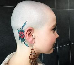 Skinhead Reggae, Extreme Hairstyles, Please Do Not Disturb, Bald Girl, Summer Haircuts, Bald Women