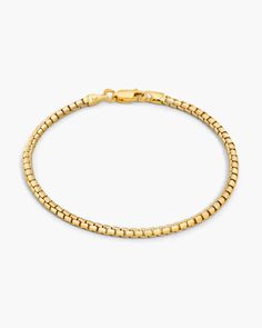 Our highly anticipated men’s gold 2.5mm Round Box Bracelet is crafted in Italy with 14k gold and 925 sterling silver. This men’s bracelet features interlocking square links embellished with rounded edges for a sleek, smooth design. S Bracelet, Gold Bond, Gold Chains For Men, Solid Gold Chains, Round Box, Gold Bracelet Chain, Silver Shop, Mens Gold, Men's Rings