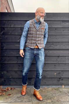 Jeans And Vest Outfit For Men, Fashion After 50, Stylish Outfits For Men, Rock Style Men, Bald Men Style, Mens Vest Fashion, Men Over 50, Mens Fashion Blazer